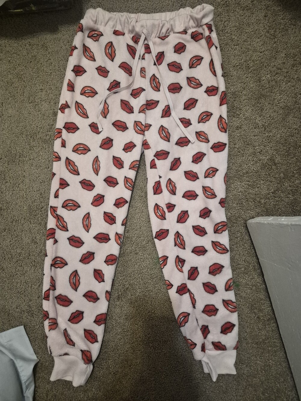 Rue21 Pink Lip-Print Fleece Joggers